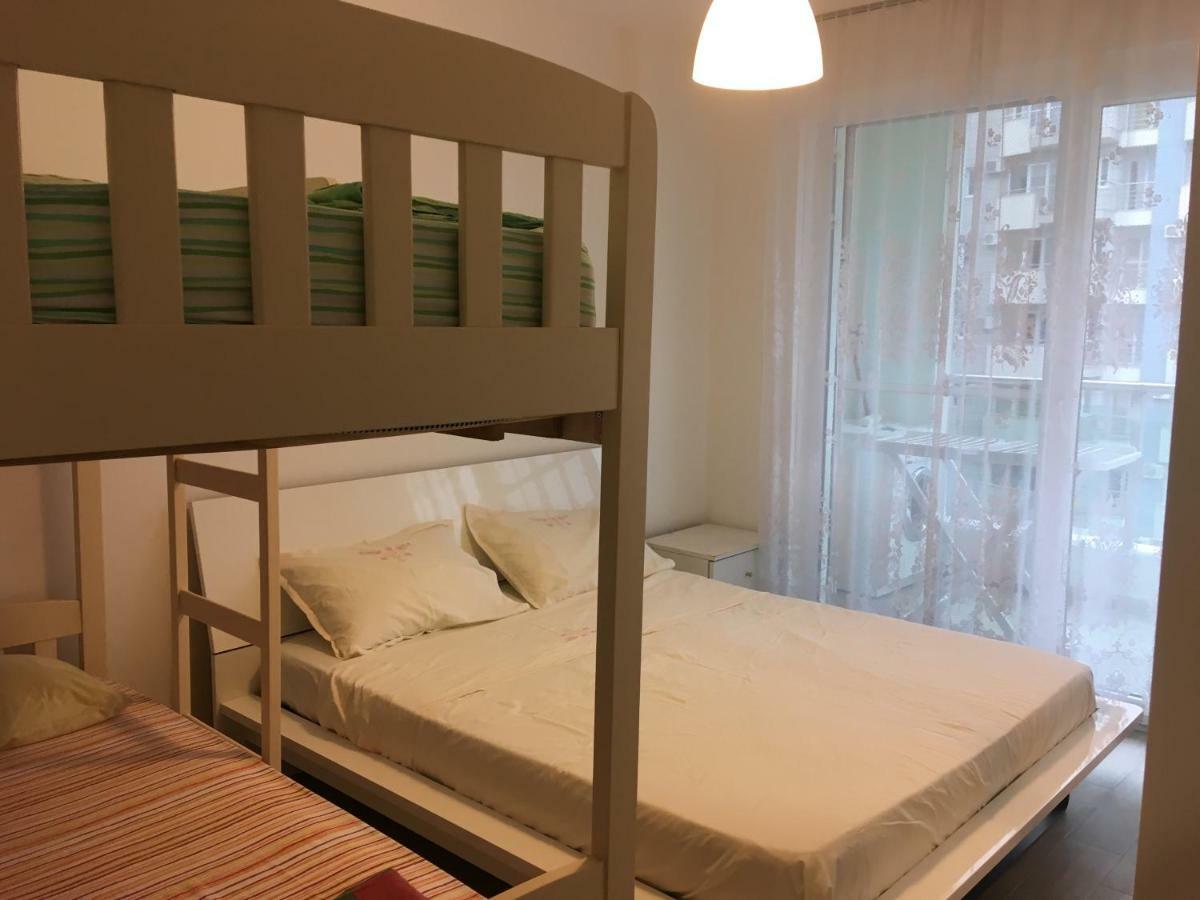 Bruka Apartaments Shengjin Ngoại thất bức ảnh